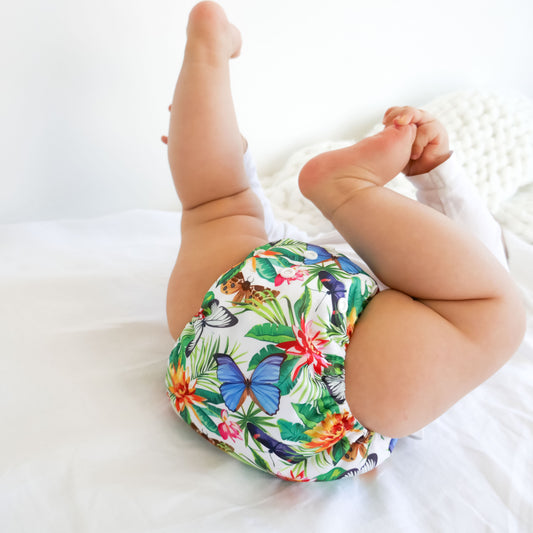Baby mit Windelland-Stoffwindeln